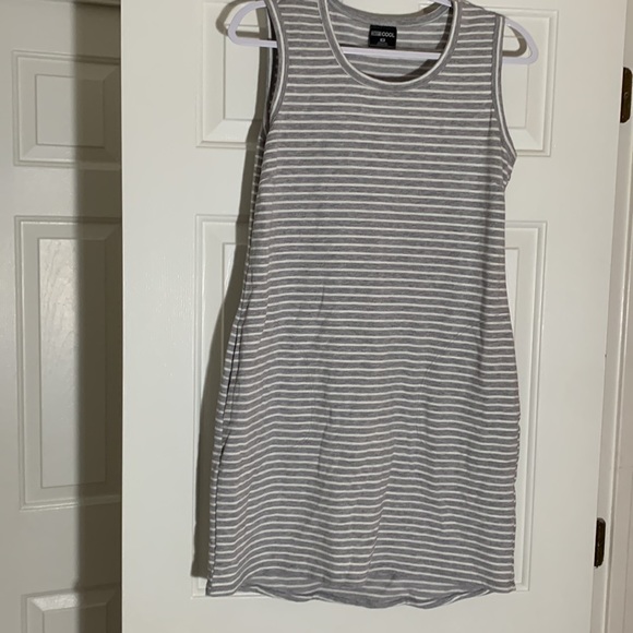 32 degrees cool women’s dress size: Medium. Pre owned - Picture 1 of 3